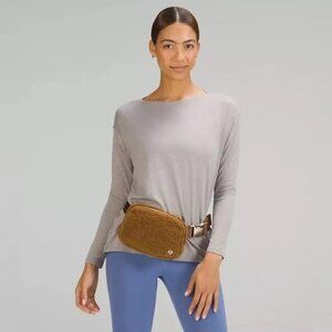 Lululemon Everywhere Fleece Belt Bag in Burnt Caramel - New
